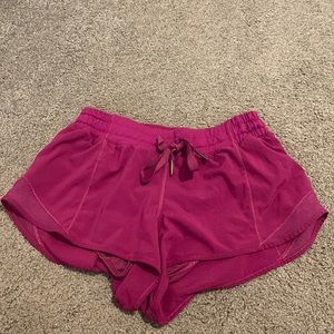 Lululemon size 4 hotty hot shorts!!